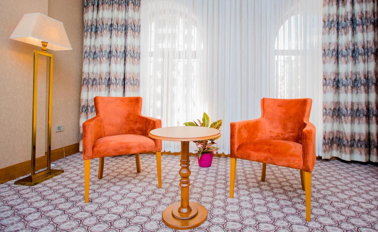 Madison Hotel Baku Bagian luar foto