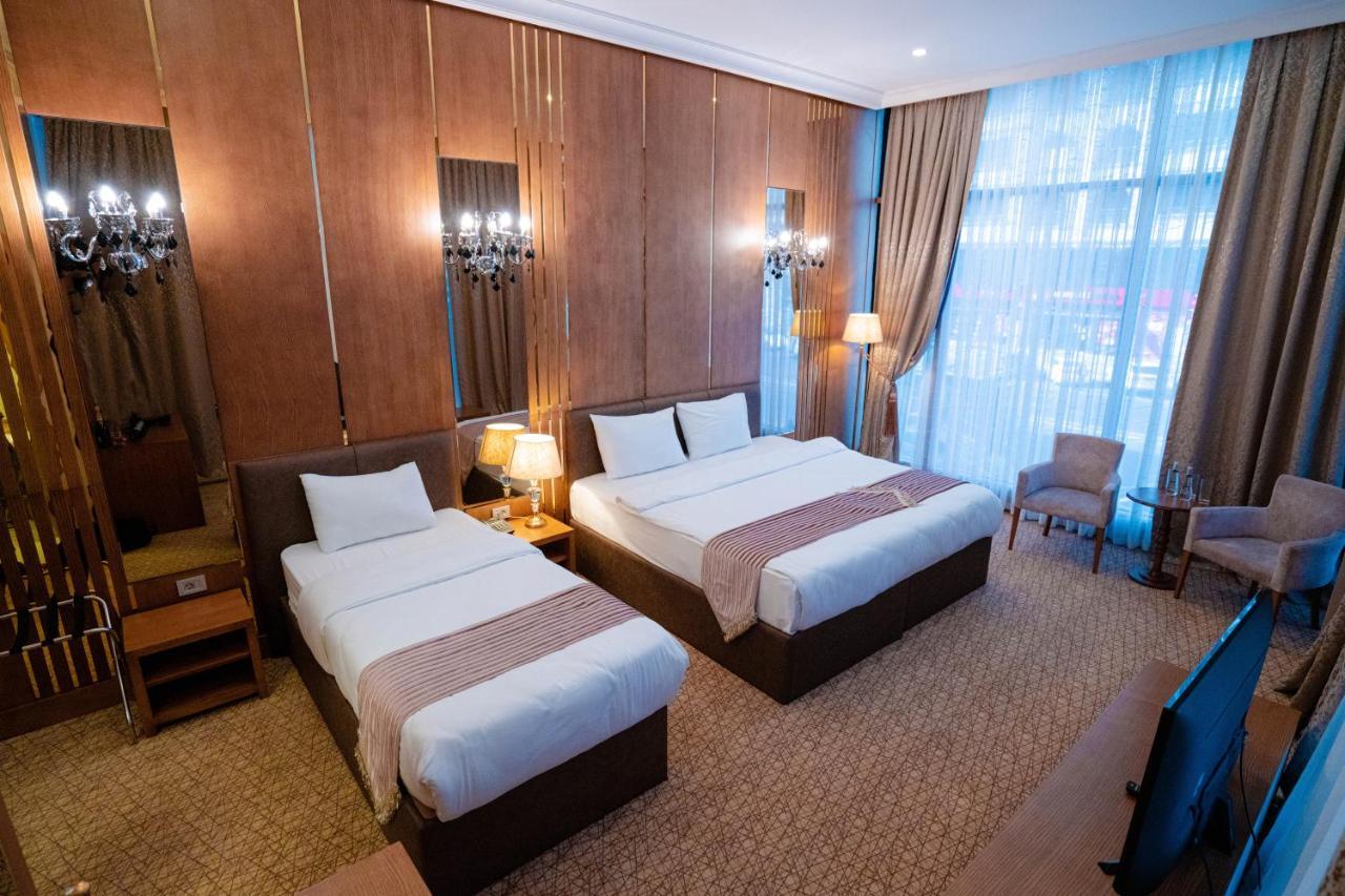 Madison Hotel Baku Bagian luar foto