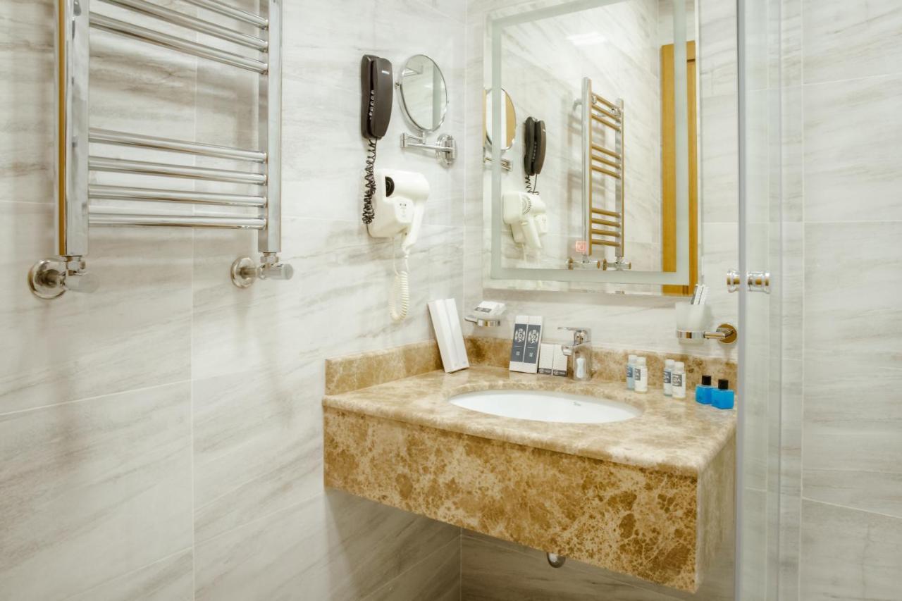 Madison Hotel Baku Bagian luar foto