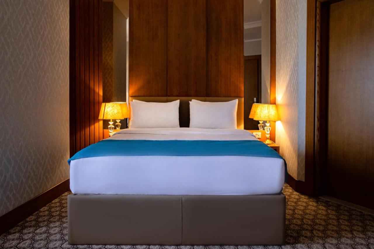 Madison Hotel Baku Bagian luar foto