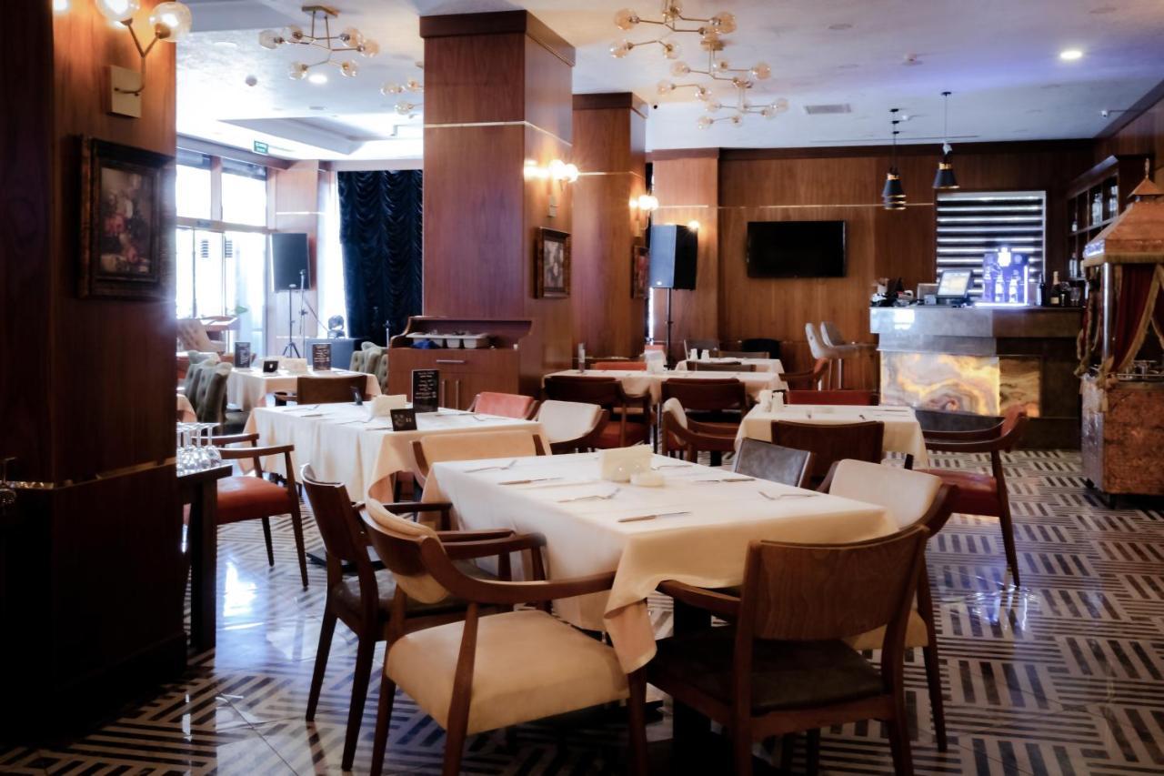 Madison Hotel Baku Bagian luar foto