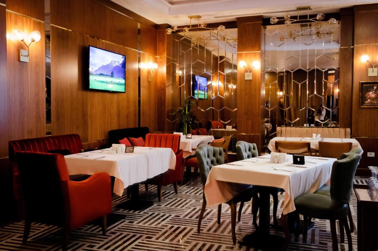 Madison Hotel Baku Bagian luar foto