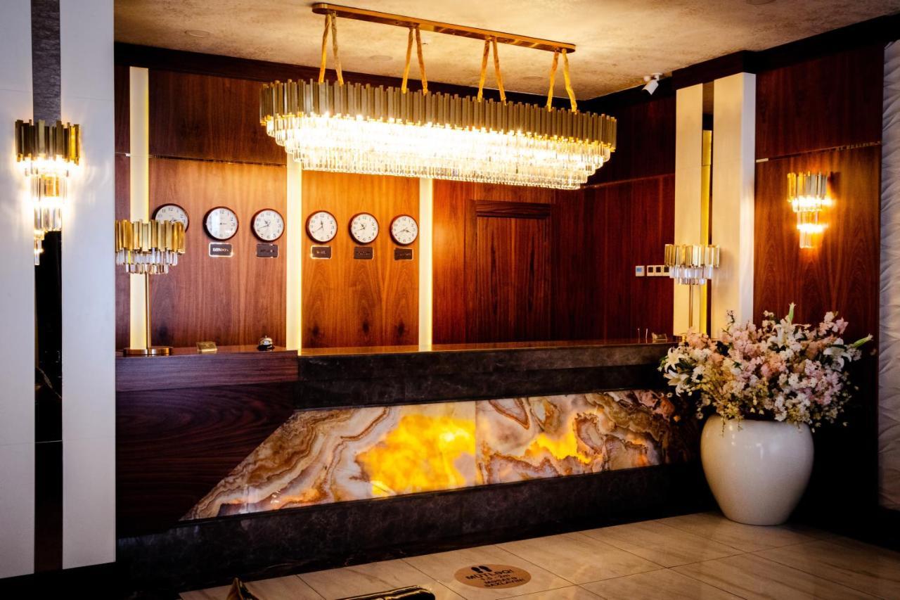 Madison Hotel Baku Bagian luar foto