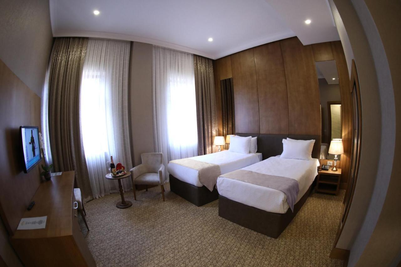 Madison Hotel Baku Bagian luar foto