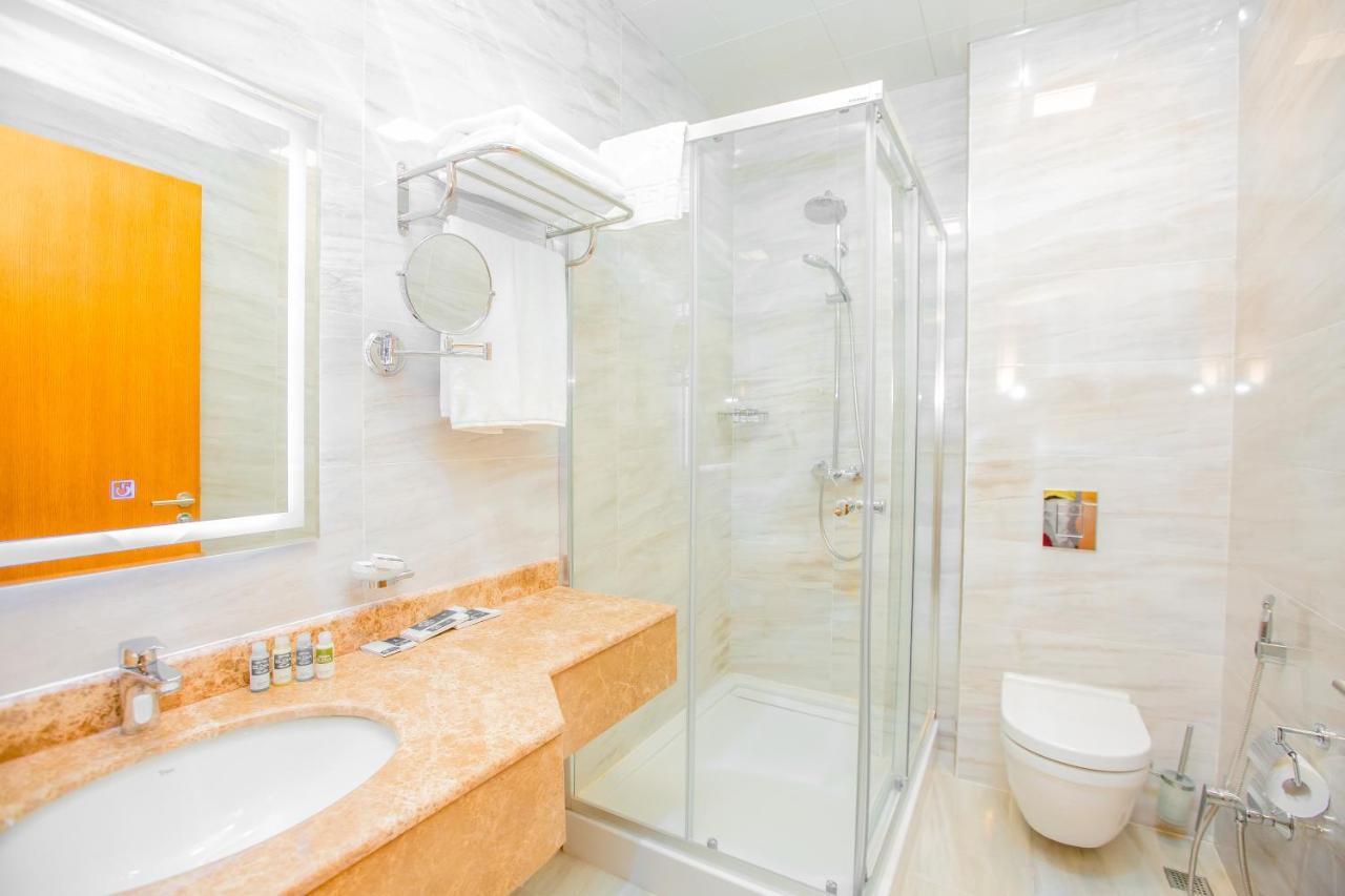 Madison Hotel Baku Bagian luar foto