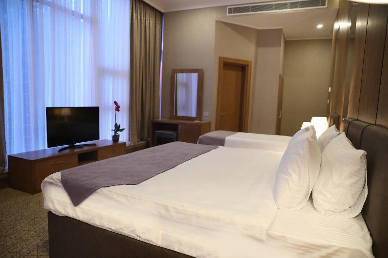 Madison Hotel Baku Bagian luar foto